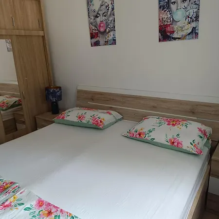 Leonica Apartment Omiš