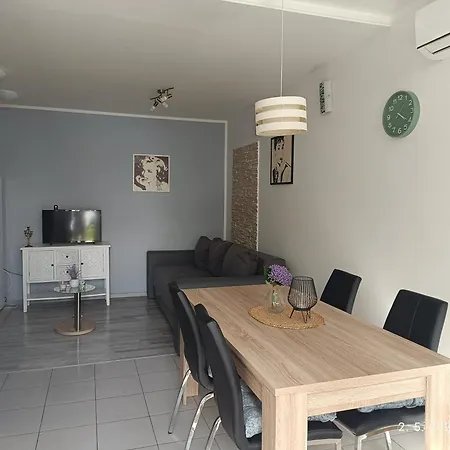 Leonica Apartment Omis