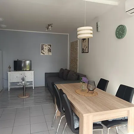 Leonica Apartment Omis