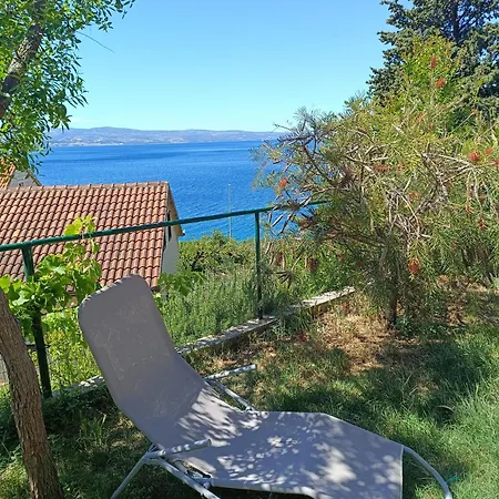 Apartment Leonica Omis