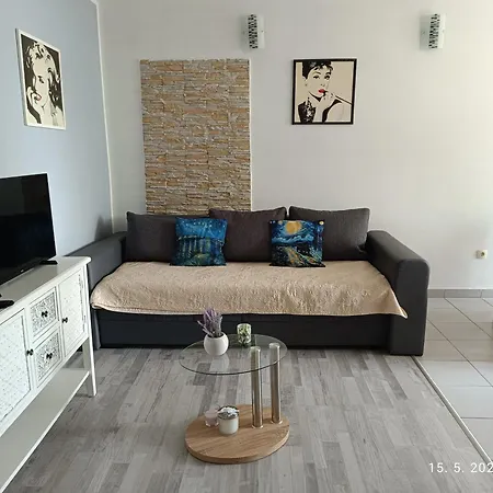 Leonica Apartment